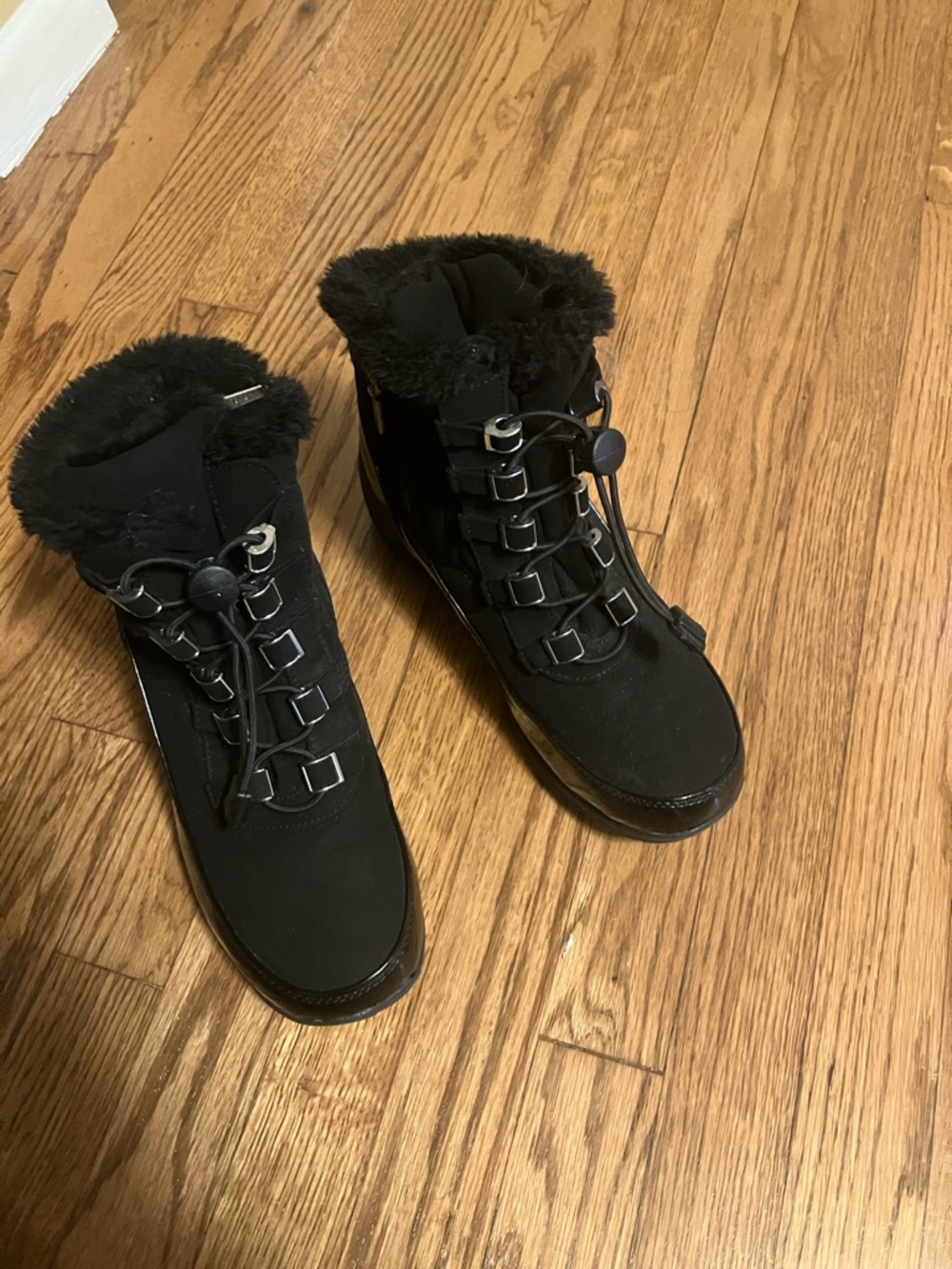 Women’s Black Fur-Trim Lace-Up Winter Ankle Boots